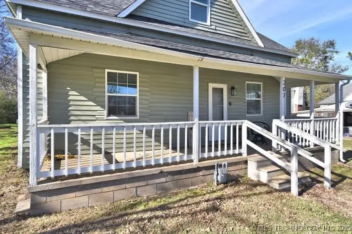 207 N Graham Avenue, Wagoner, OK 74467 - Image #2
