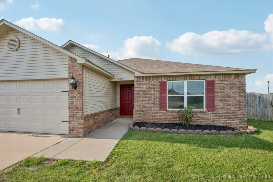 1203 E Quincy Street, Broken Arrow, OK 74012 - Image #2