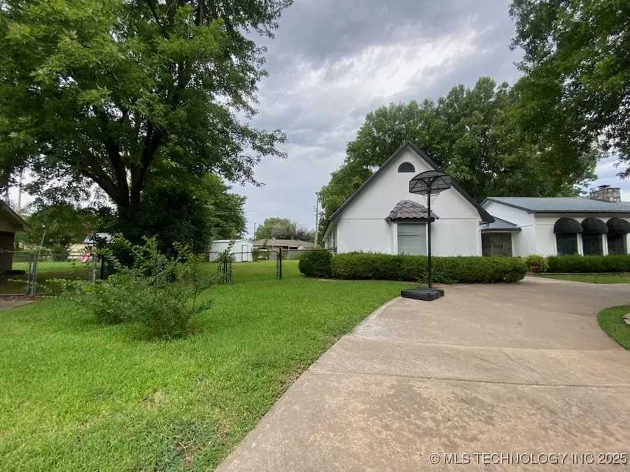 107 N 12th Avenue, Madill, OK 73446 - Image #2