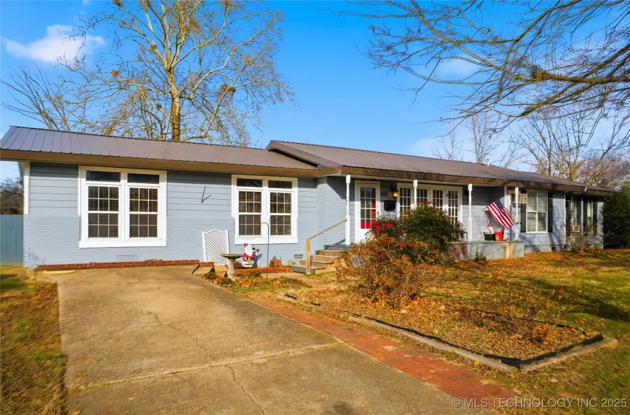 625 W Allison Avenue, Stilwell, OK 74960 - Image #2