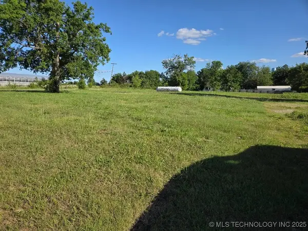 5104 S 85th West Avenue W, Tulsa, OK 74107