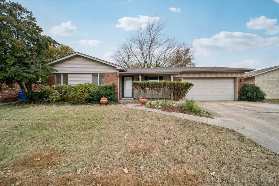 1138 N Fern Avenue, Broken Arrow, OK 74012 - Image #2