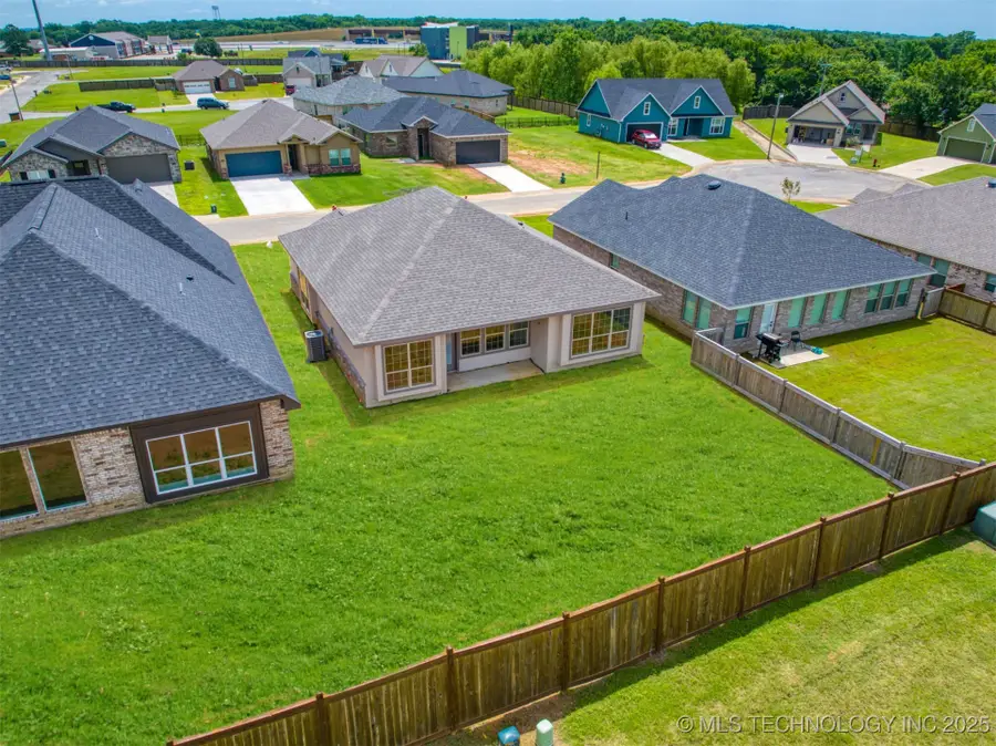 1193 Wild Indigo Circle, Calera, OK 74730 - #3