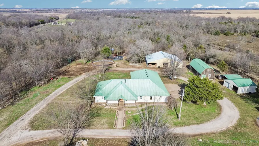 4514 S 4390 Road, Welch, OK 74369 - Image #2