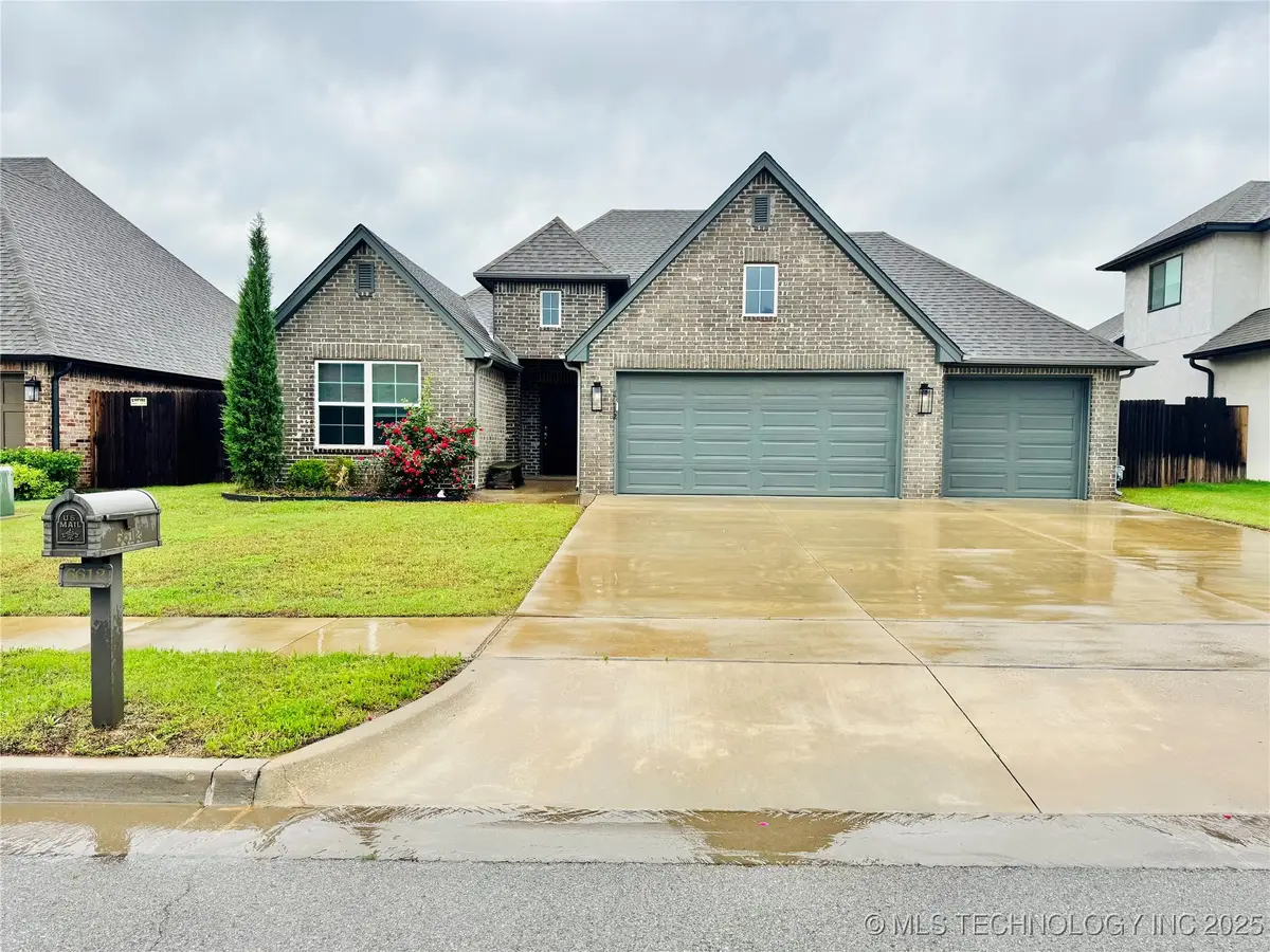 6612 S Indianwood Avenue, Broken Arrow, OK 74011 - #1