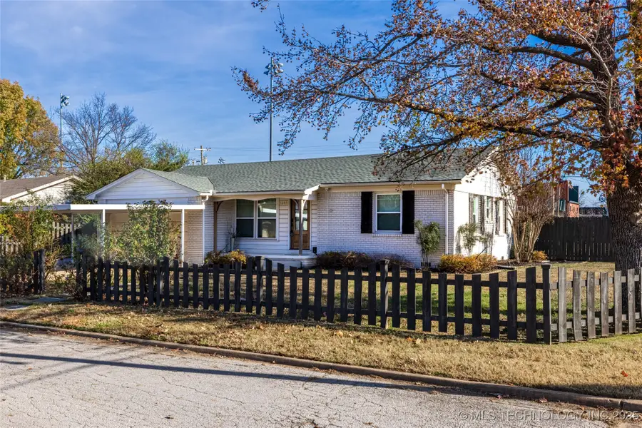 1402 N Dorothy Avenue, Claremore, OK 74017 - Image #2