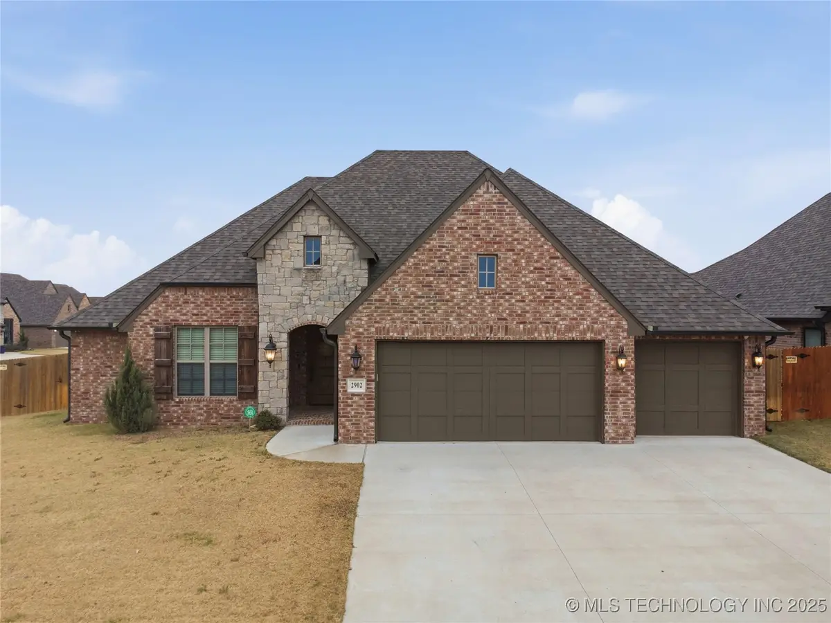 2902 E Olympia Street, Broken Arrow, OK 74014 - Image #1