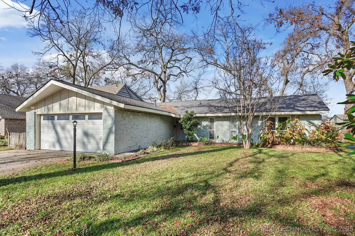 1925 E 52nd Street, Tulsa, OK 74105 - Image #1