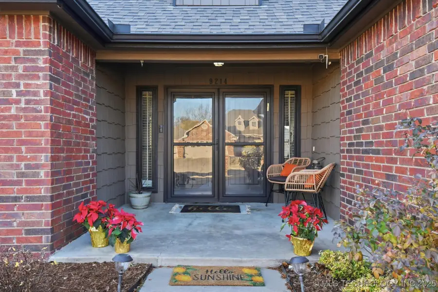 9214 N 143rd East Avenue, Owasso, OK 74055 - Image #2