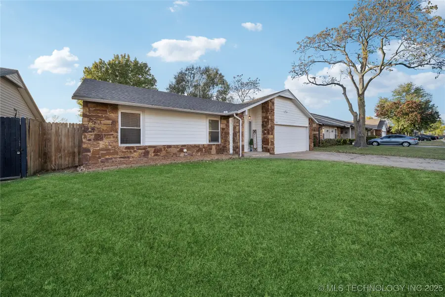 1826 S 138th East Avenue E, Tulsa, OK 74108 - Image #2