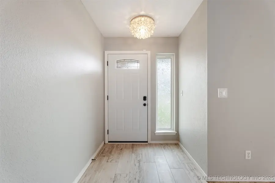 1802 S Fir Place, Broken Arrow, OK 74012 - Image #2