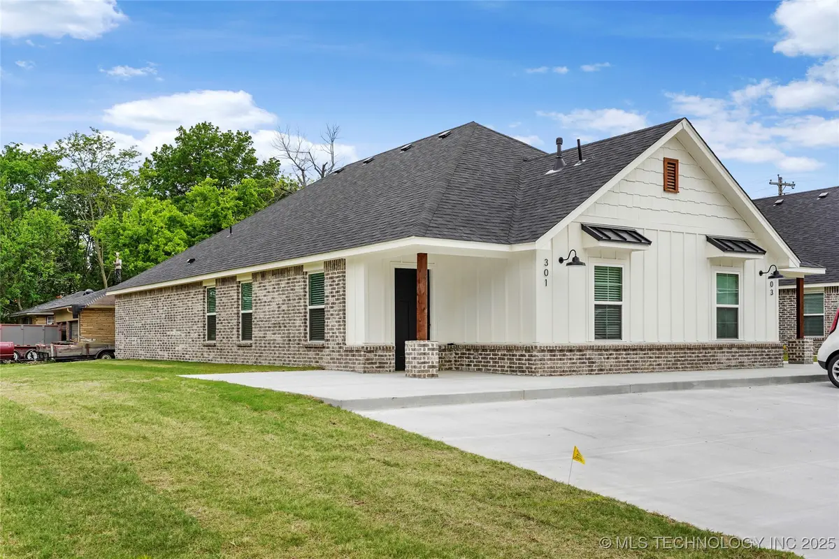 817 E 11th Street, Claremore, OK 74017 - Image #1