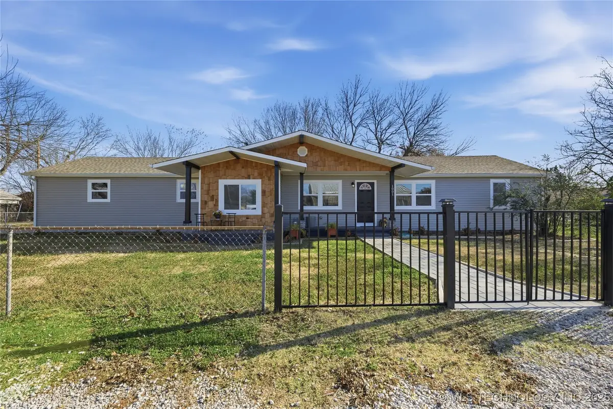 1001 S Broadway Street, Skiatook, OK 74070 - Image #1
