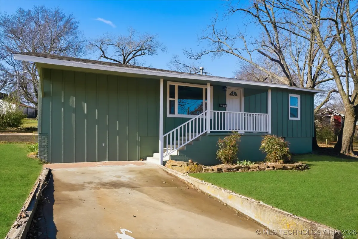 1126 S 2nd Street, Stilwell, OK 74960 - #1