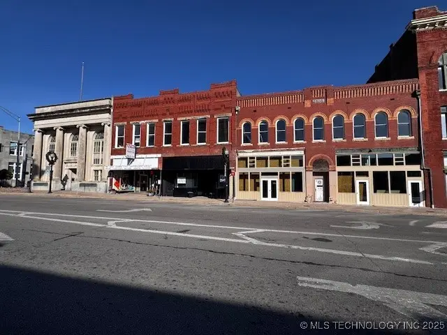 8 W Main Street, Ardmore, OK 73401 - #2