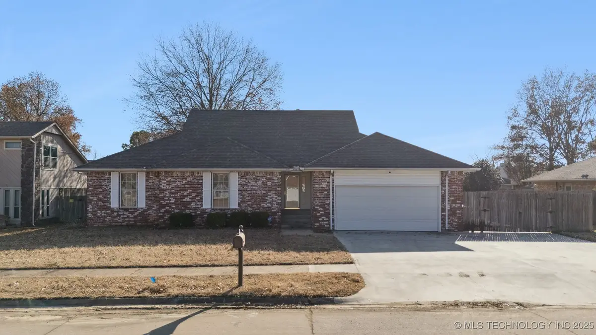 1113 E Dover Place, Broken Arrow, OK 74012 - Image #1