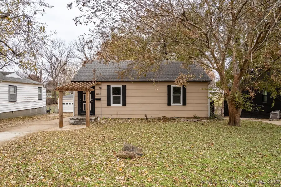 2223 S Oswego Avenue, Tulsa, OK 74114 - Image #2