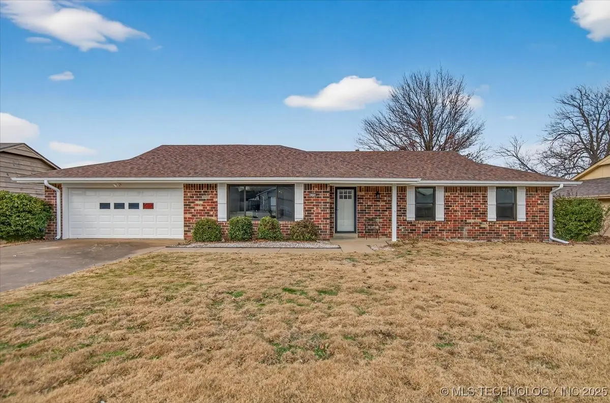 6736 Dorsett Drive, Bartlesville, OK 74006 - Image #1