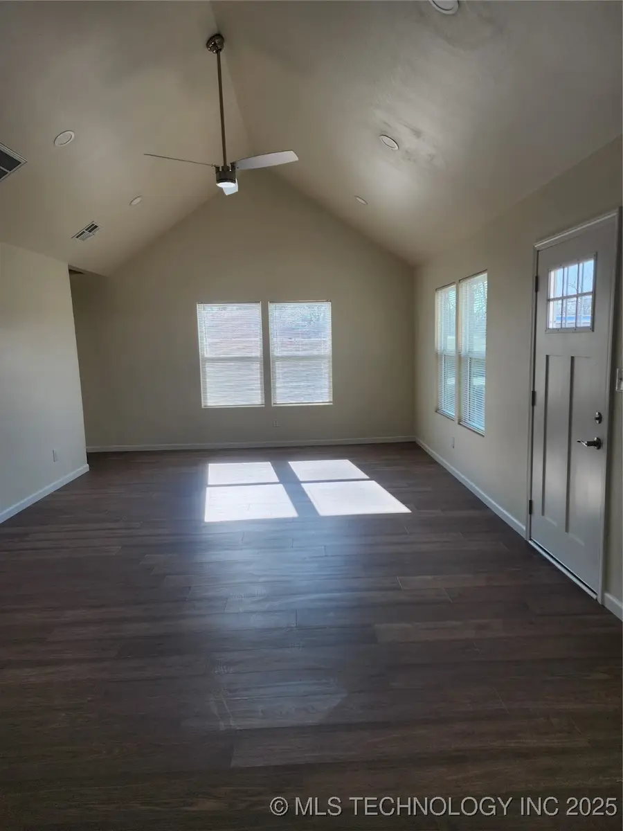 512 N 38th West Avenue, Tulsa, OK 74127 - Image #2