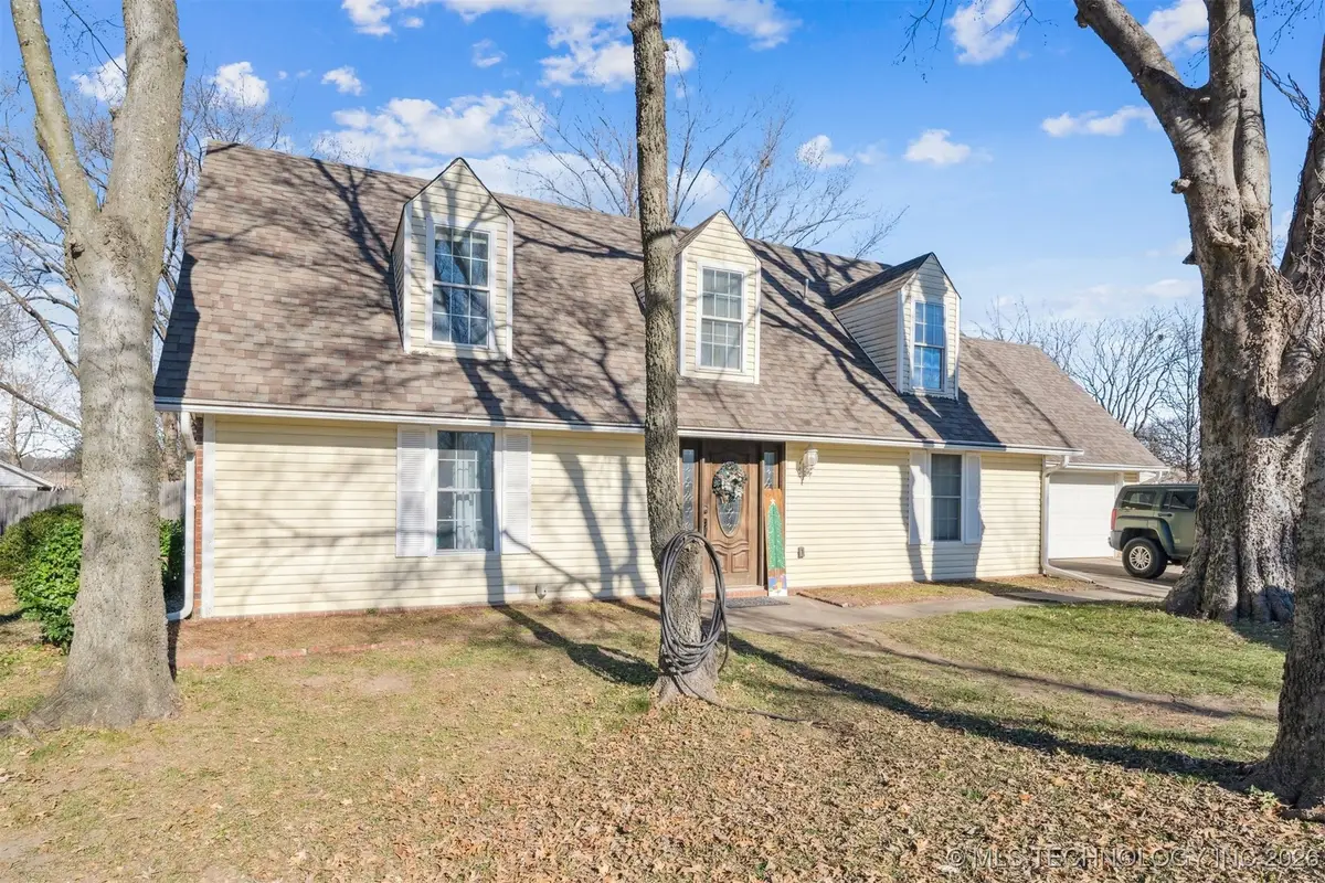 2412 S Maywood Drive, Claremore, OK 74017 - #1
