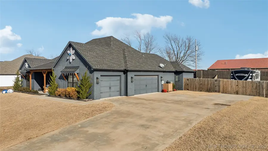 2620 S Piguet Lane, Claremore, OK 74019 - #3