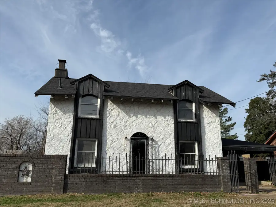 1009 Seminary Avenue, Tahlequah, OK 74464 - #2