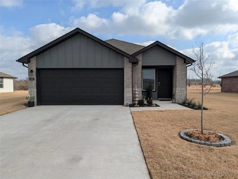 1100 N Arapahoe Avenue, Chouteau, OK 74337 - Image #2