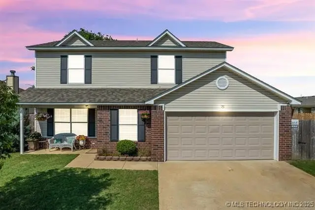 2102 S Missouri Place, Claremore, OK 74017 - Image #1