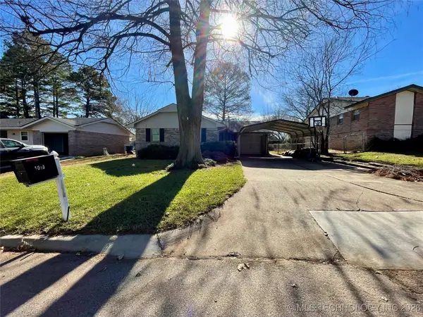 1019 Four Seasons Drive, Durant, OK 74701