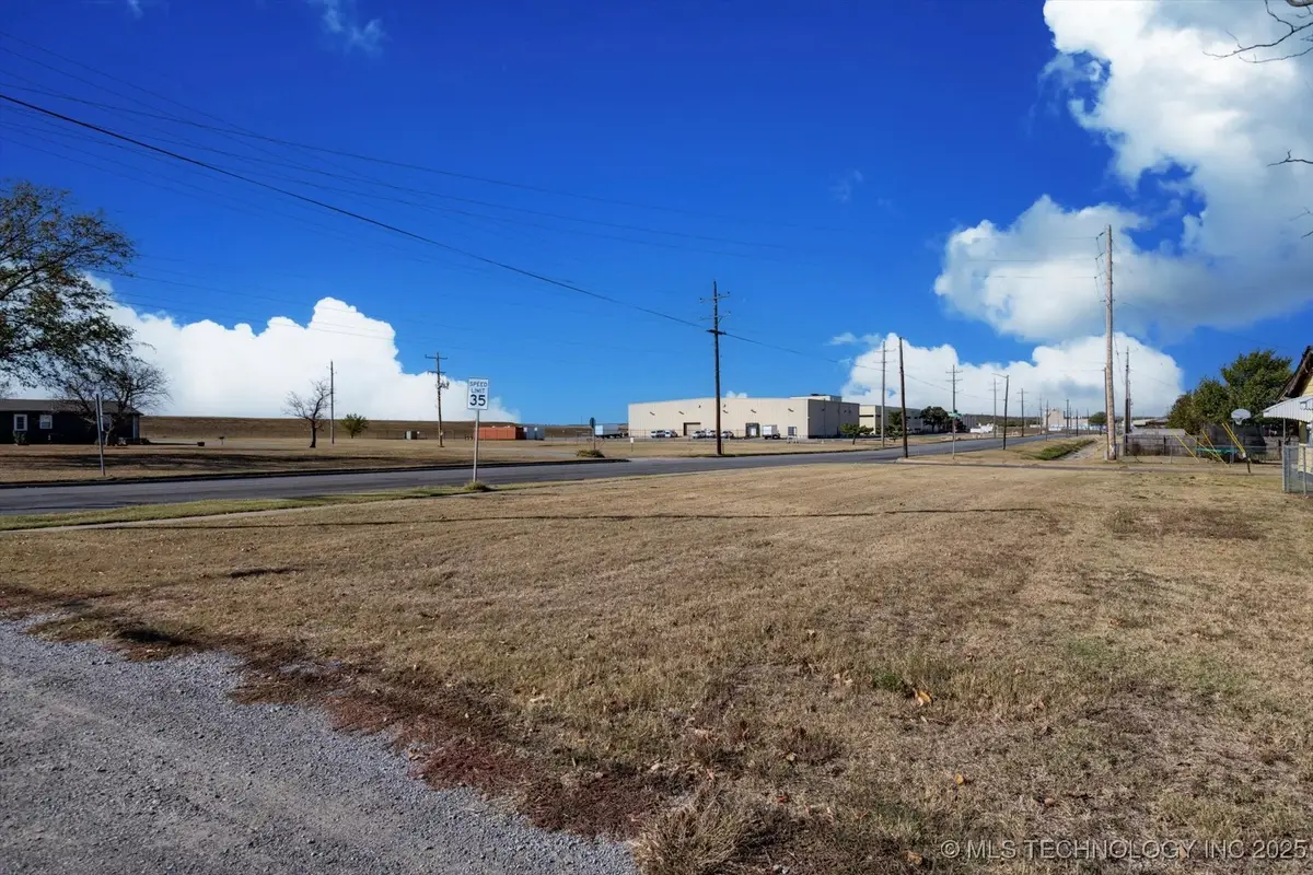 610 S Bucy Avenue, Bartlesville, OK 74003 - #1