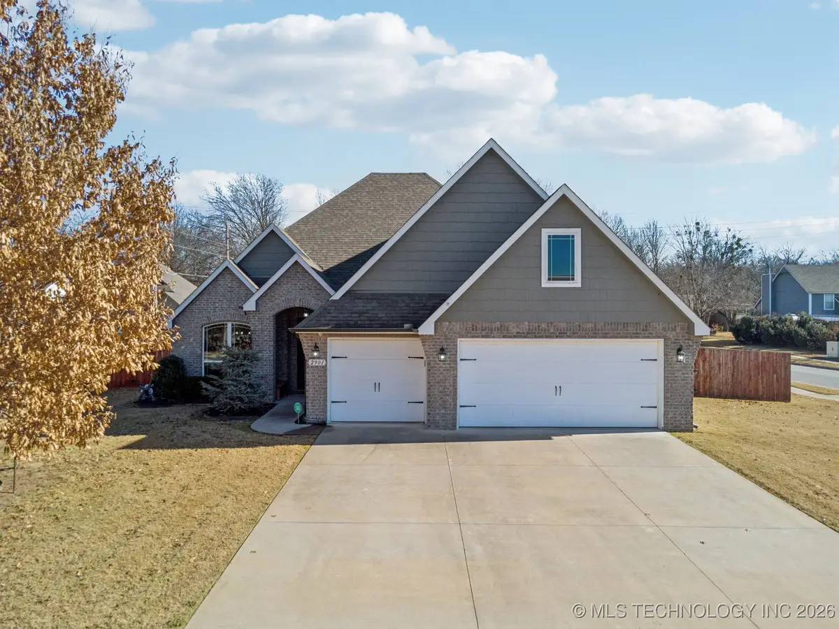2901 S Gardenia Avenue, Broken Arrow, OK 74012 - Image #1