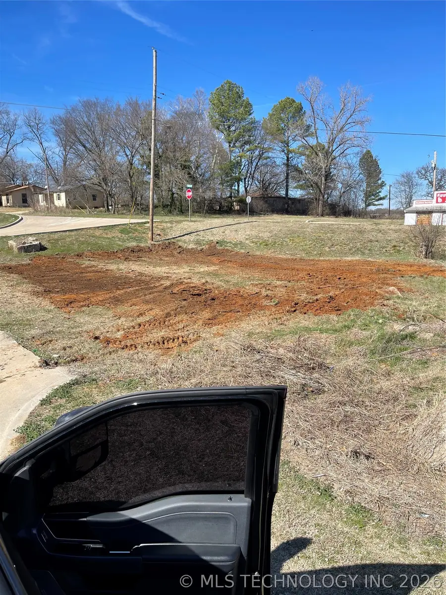 902 NE 4th Avenue, Durant, OK 74701 - #3