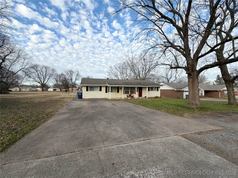 803 NE 11th Street, Wagoner, OK 74467 - Image #2