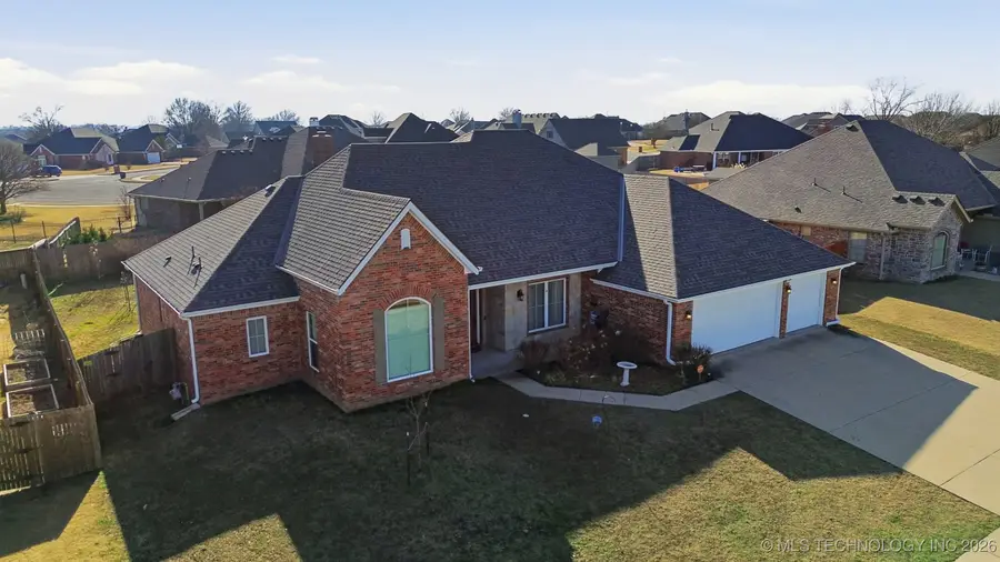 420 N Park Hill Loop, Bartlesville, OK 74006 - Image #3