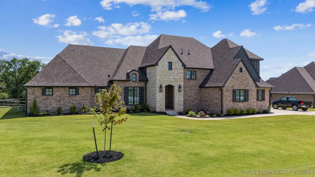 8604 E 107th Street, Owasso, OK 74055 - Image #1