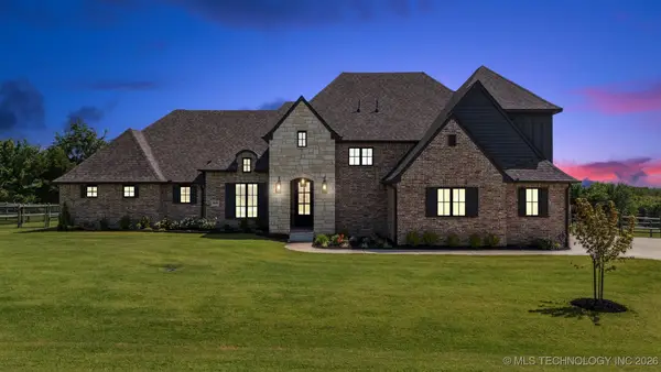 8604 E 107th Street, Owasso, OK 74055