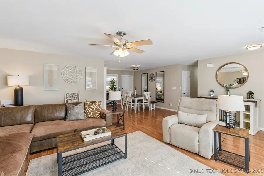 1018 E 12th Street, Cushing, OK 74023 - Image #2