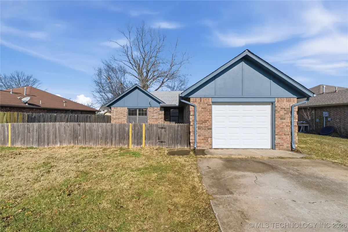 618 W 19th Street S, Claremore, OK 74019 - Image #1