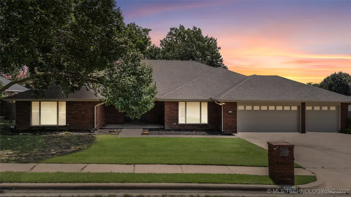 2708 Claremont Drive, Bartlesville, OK 74006 - Image #1