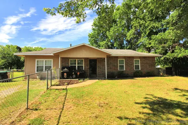 1518 E Hogner Street, Tahlequah, OK 74464