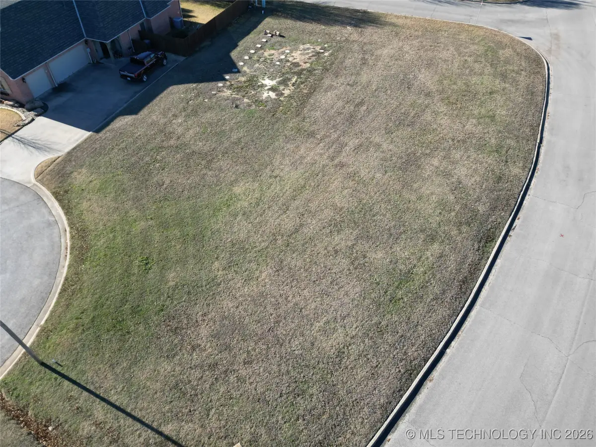 925 Dornick Drive, Ardmore, OK 73401 - Image #1