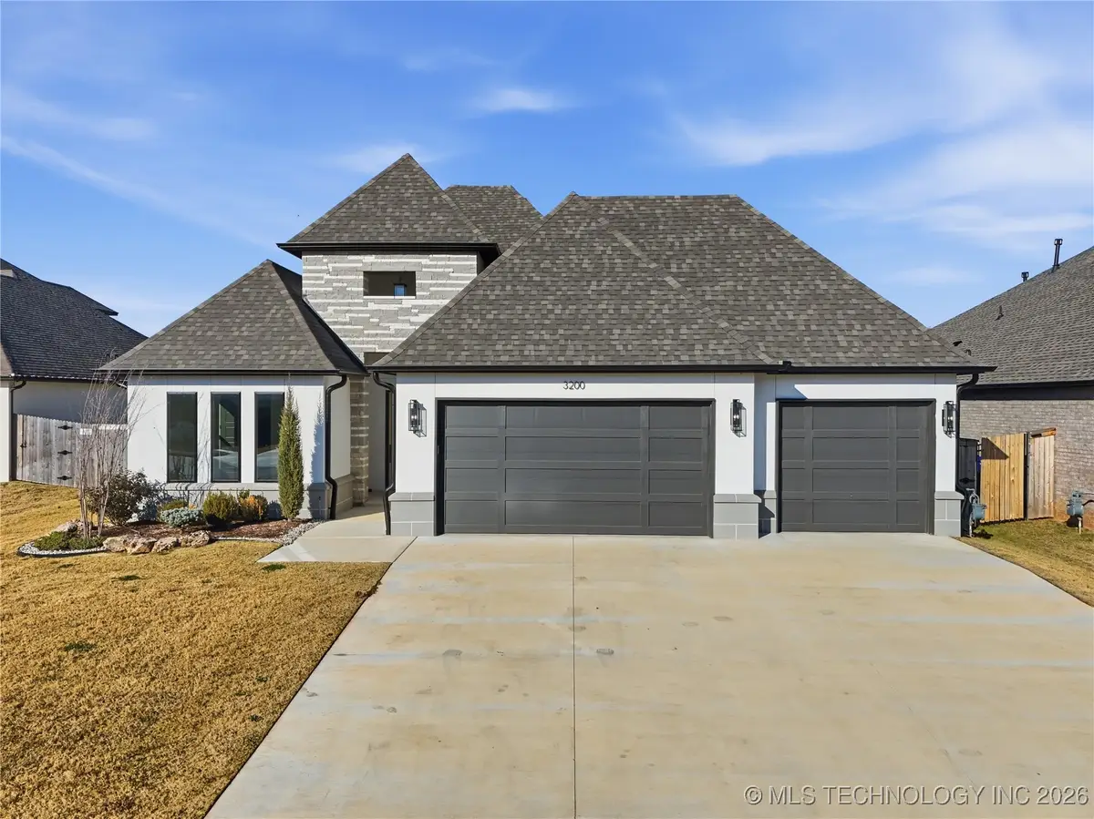 3200 W Tucson Court, Broken Arrow, OK 74011 - Image #1