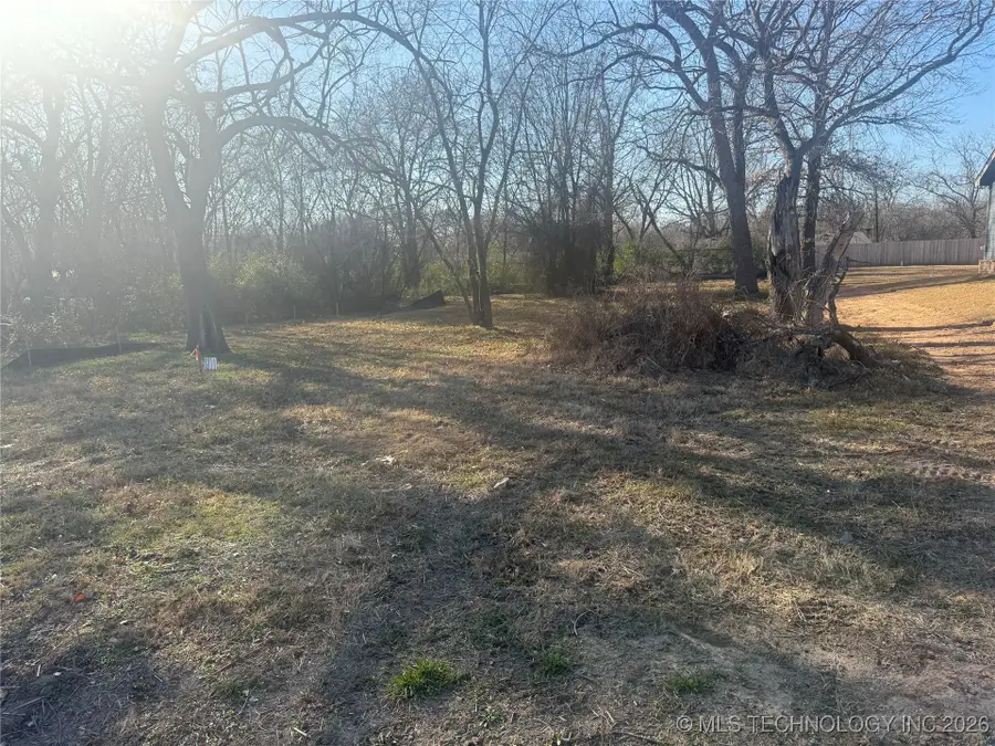 616 S Division Street, Coweta, OK 74429 - #2