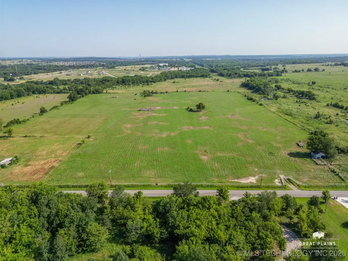 3535 E 161st Street S, South Tulsa, OK 74133 - #1