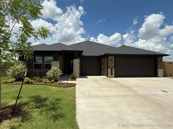 8940 E 161st Place S, Bixby, OK 74008