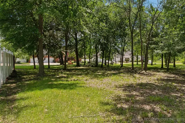 9 Edgewood Drive, McAlester, OK 74501