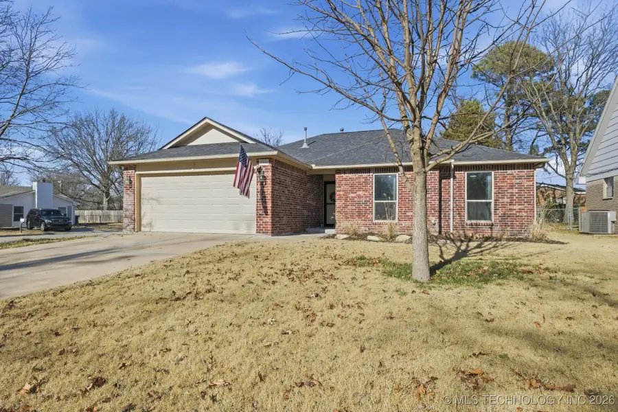916 W Atlanta Court, Broken Arrow, OK 74012 - Image #2