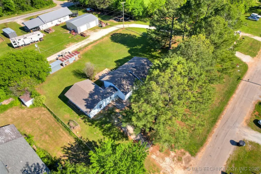 220 S Thomas Avenue, Francis, OK 74844 - Image #2