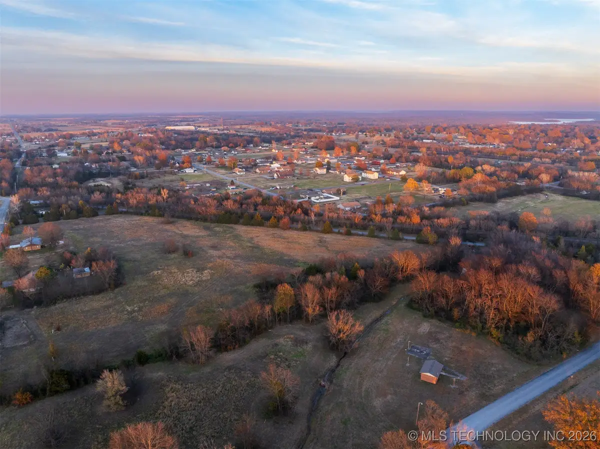 2 N Wagoner Avenue, Wagoner, OK 74467 - Image #1