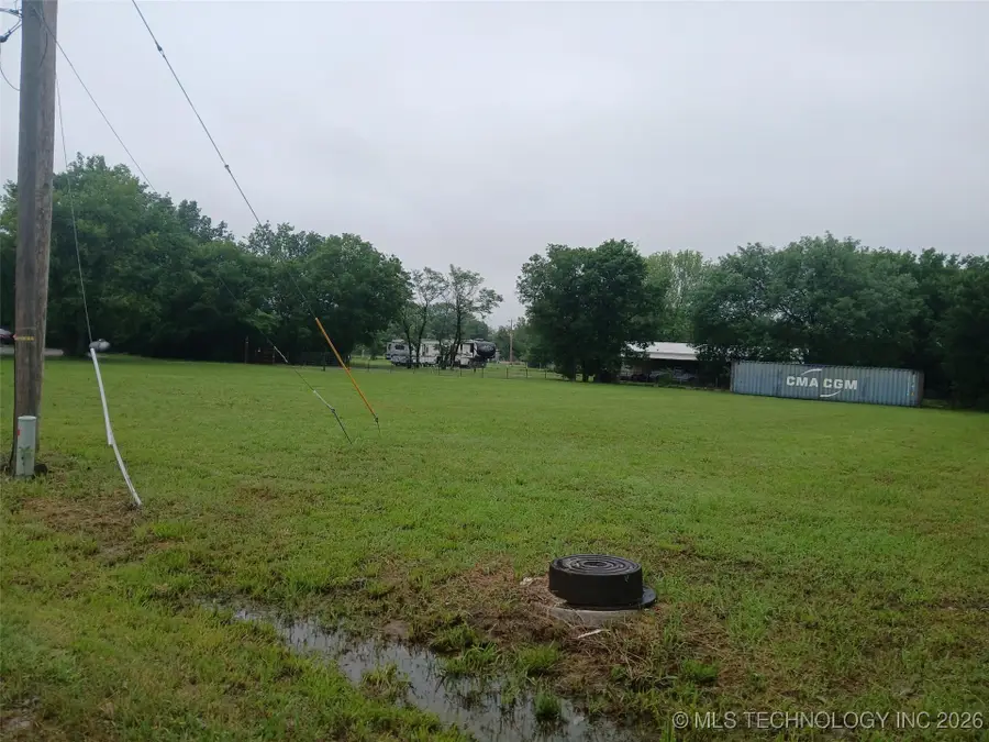 E Shawnee Avenue, Nowata, OK 74048 - Image #2